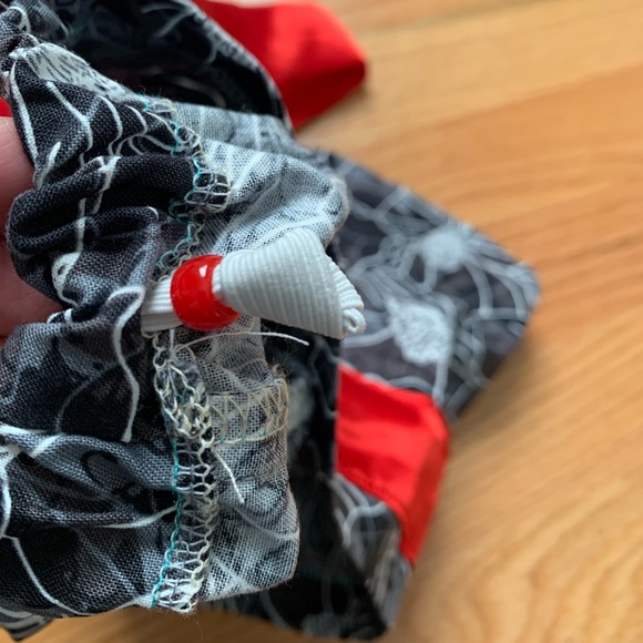 Scrub/surgical caps for women - adjustable - Picture 2 of 3